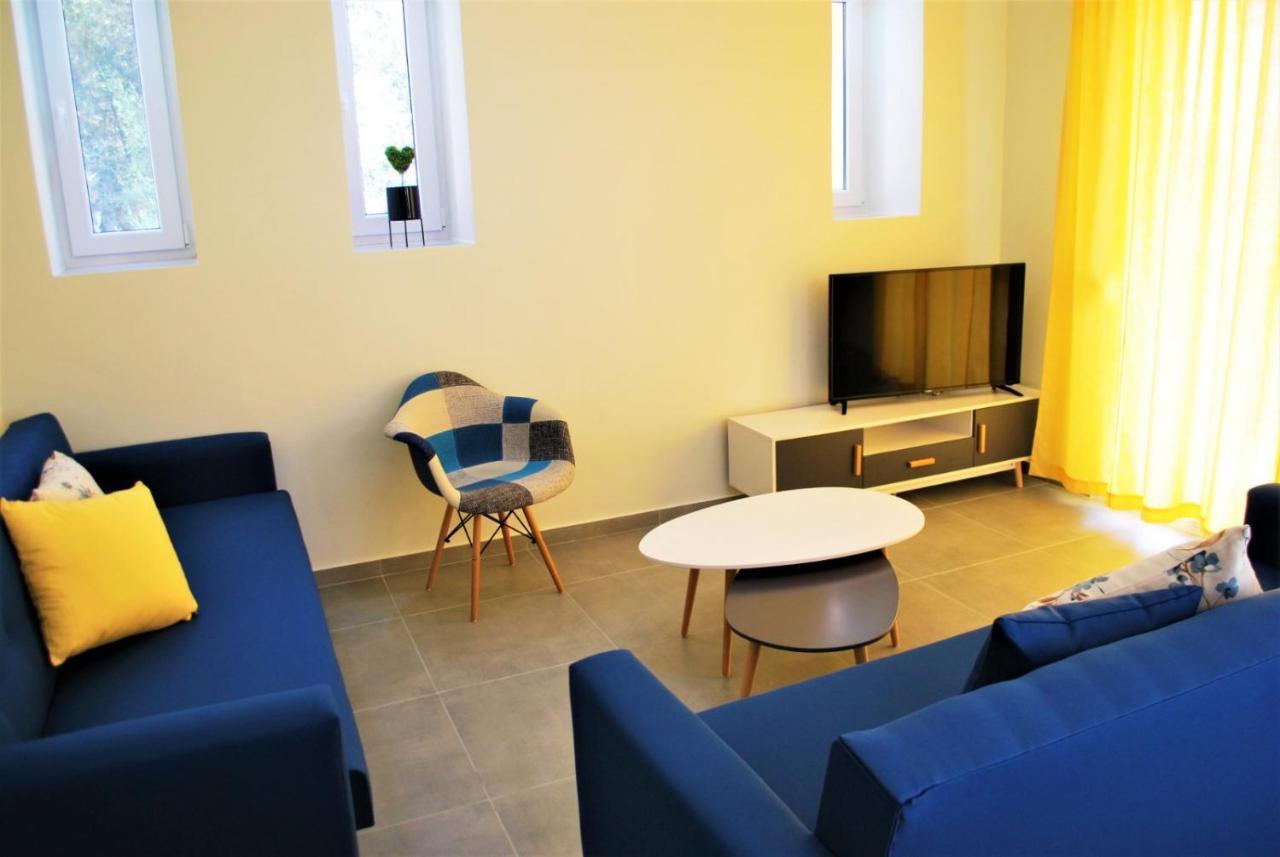Q Luxury Rooms Paleros エクステリア 写真