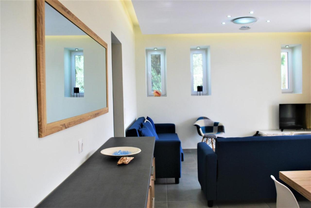 Q Luxury Rooms Paleros エクステリア 写真