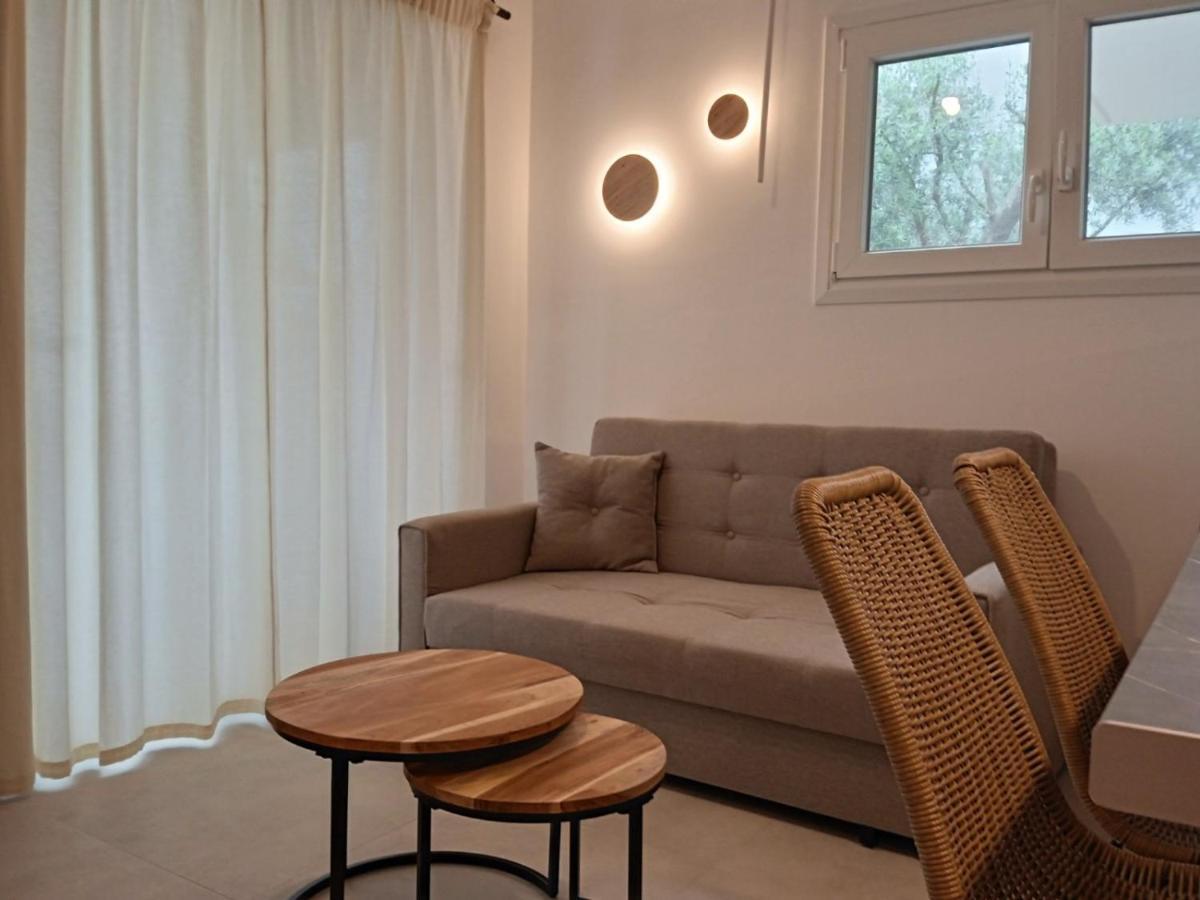 Q Luxury Rooms Paleros エクステリア 写真
