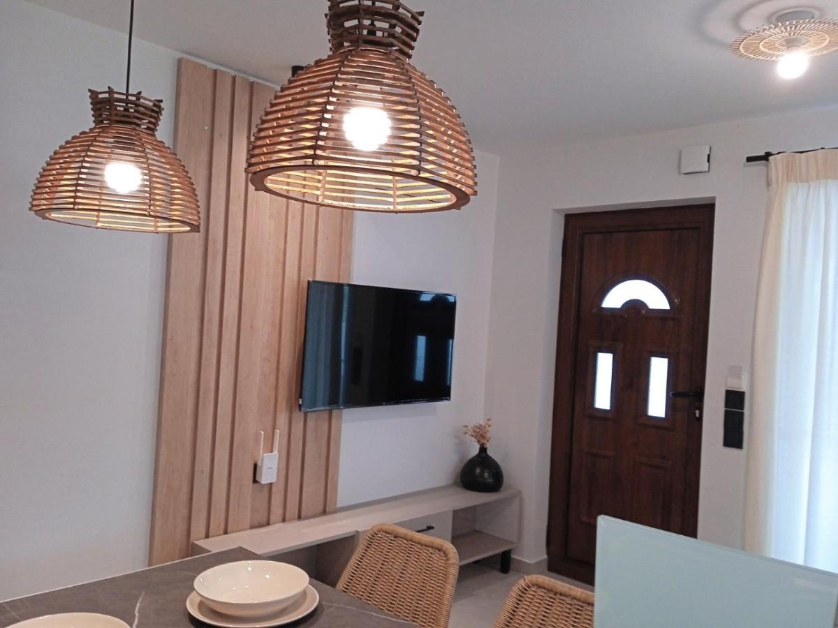 Q Luxury Rooms Paleros エクステリア 写真